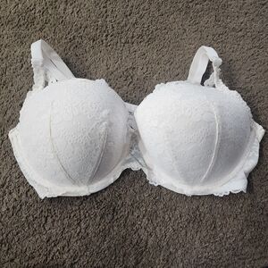 Victoria's Secret Elegant White Lace Bra